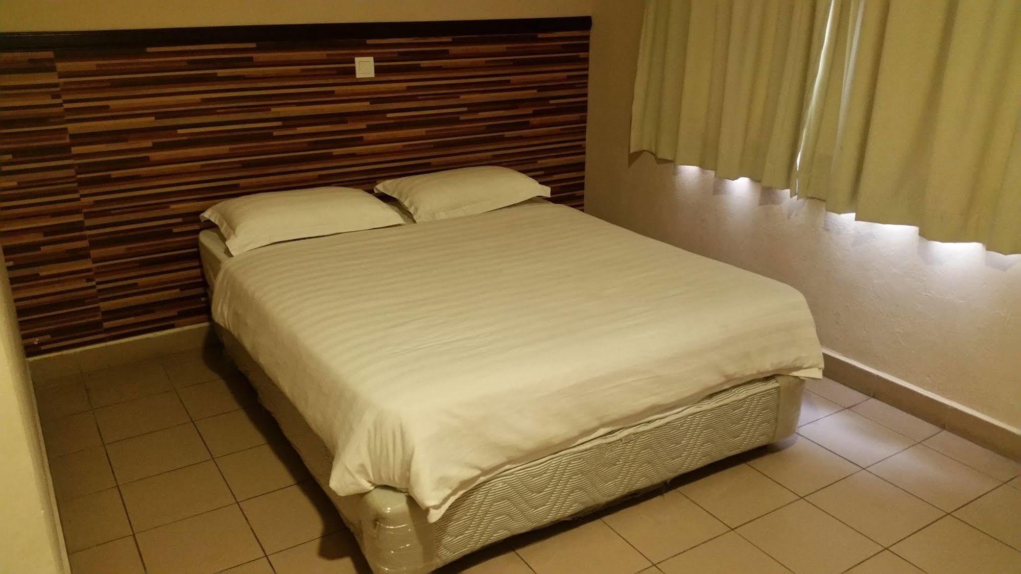 Hotel Iskandar Kota Kinabalu Eksteriør billede