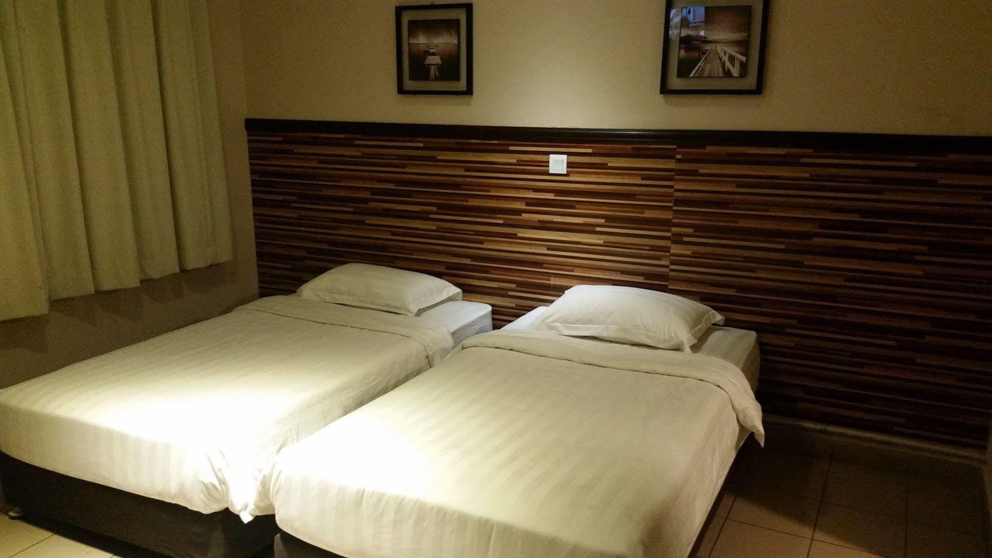 Hotel Iskandar Kota Kinabalu Eksteriør billede