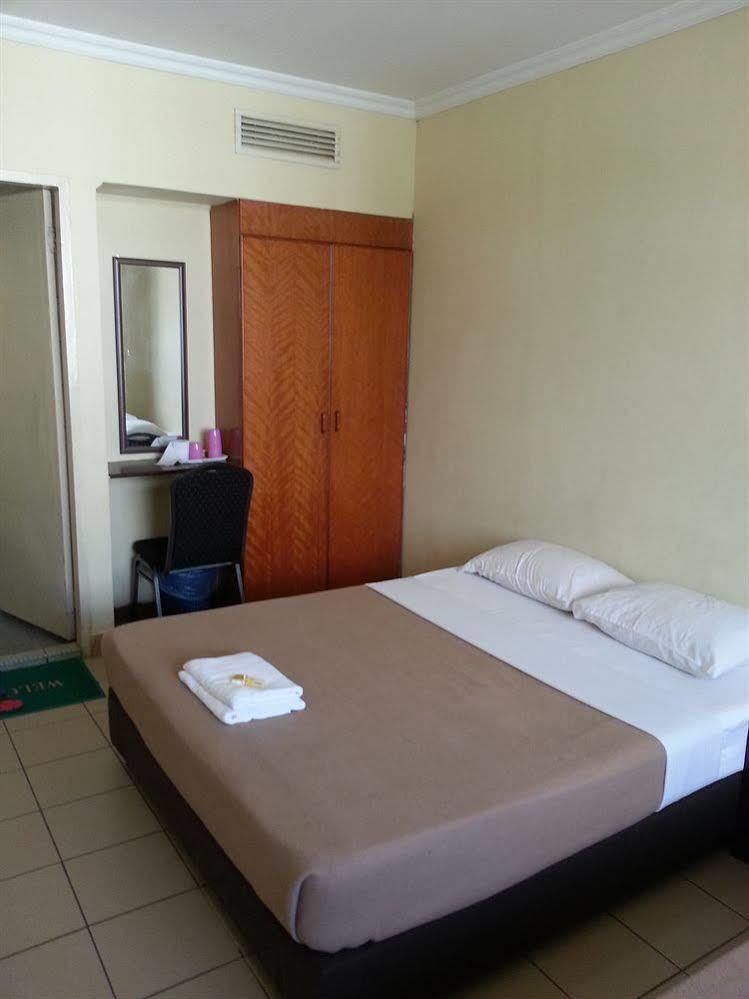 Hotel Iskandar Kota Kinabalu Eksteriør billede
